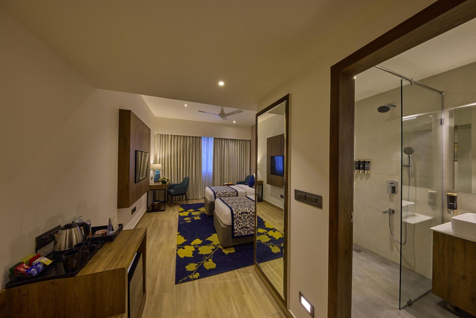 Grand Continent Hebbal A Sarovar Portico Affiliate Hotel Bangalore Bagian luar foto