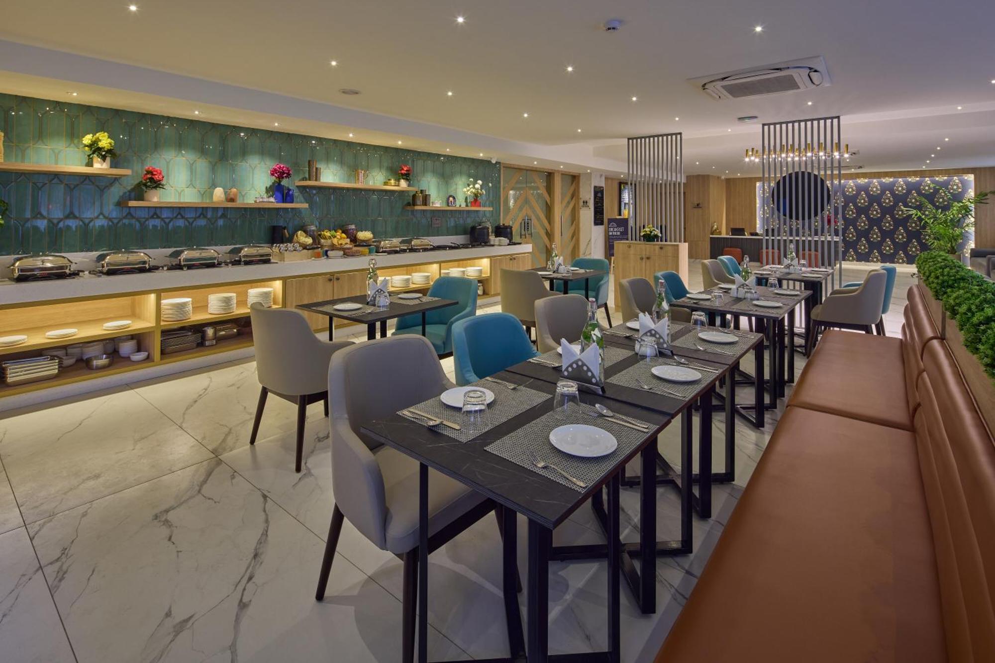 Grand Continent Hebbal A Sarovar Portico Affiliate Hotel Bangalore Bagian luar foto
