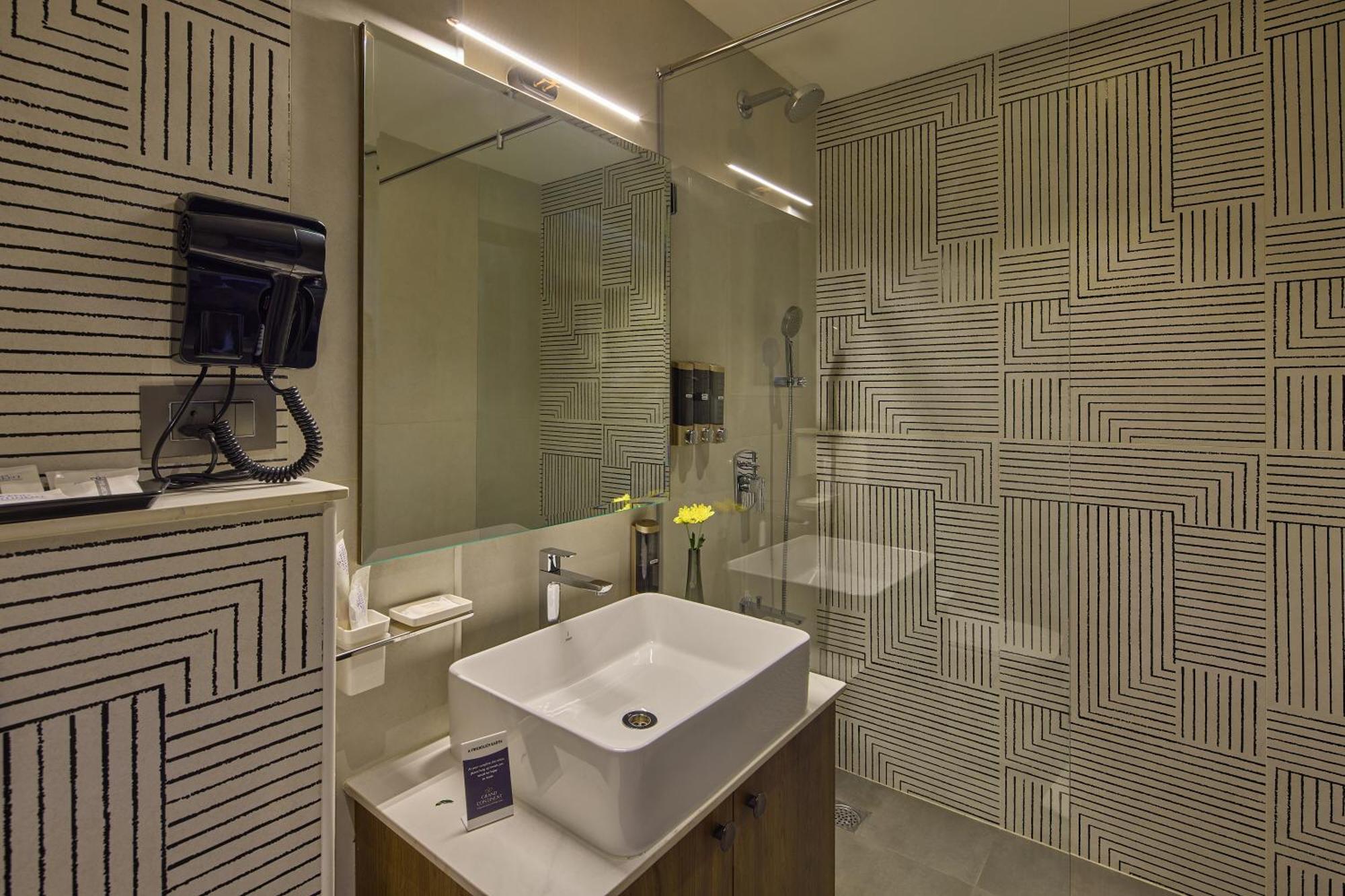 Grand Continent Hebbal A Sarovar Portico Affiliate Hotel Bangalore Bagian luar foto