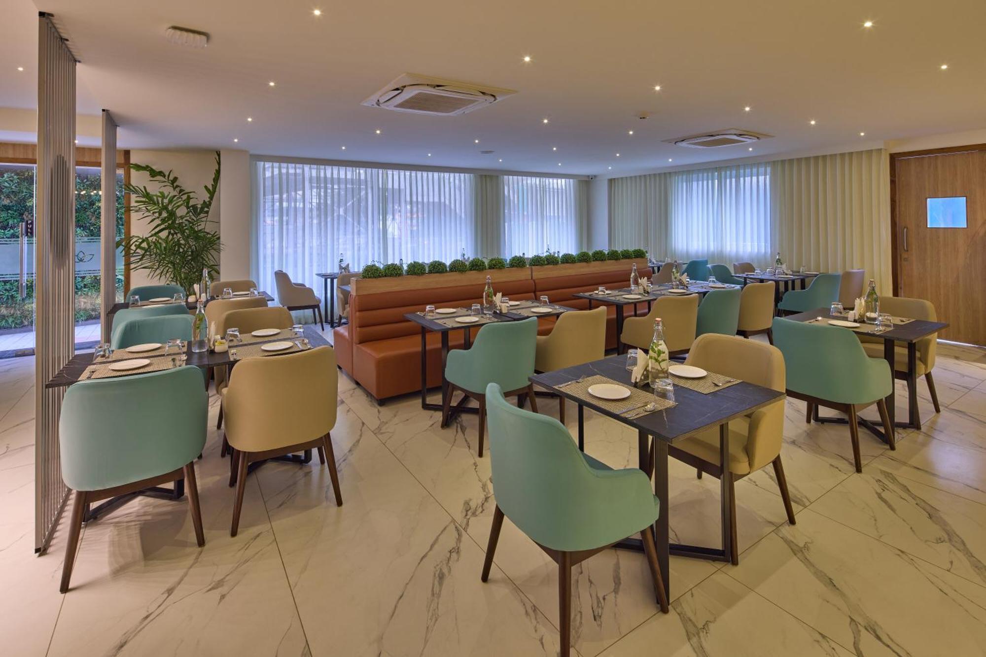 Grand Continent Hebbal A Sarovar Portico Affiliate Hotel Bangalore Bagian luar foto