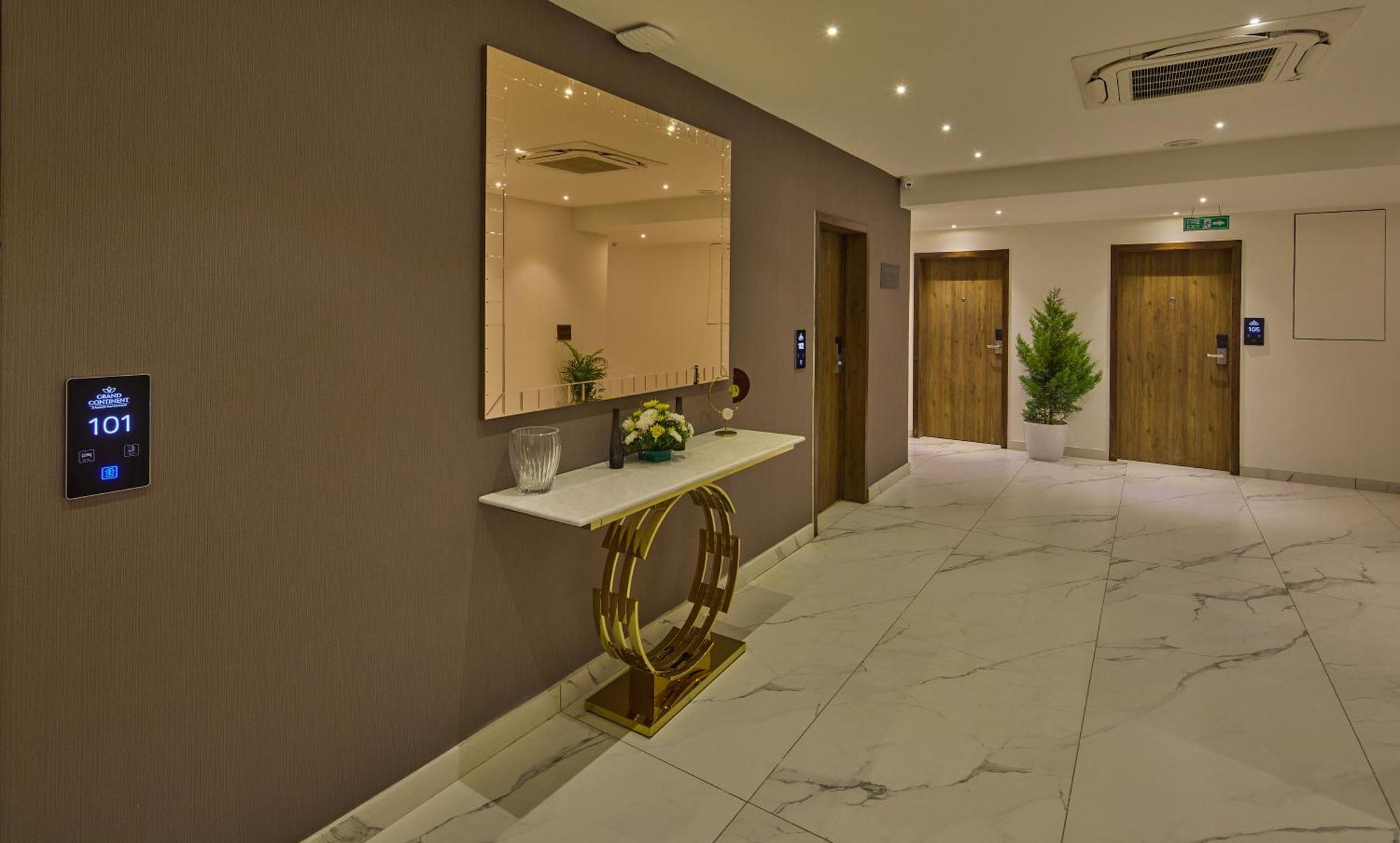Grand Continent Hebbal A Sarovar Portico Affiliate Hotel Bangalore Bagian luar foto