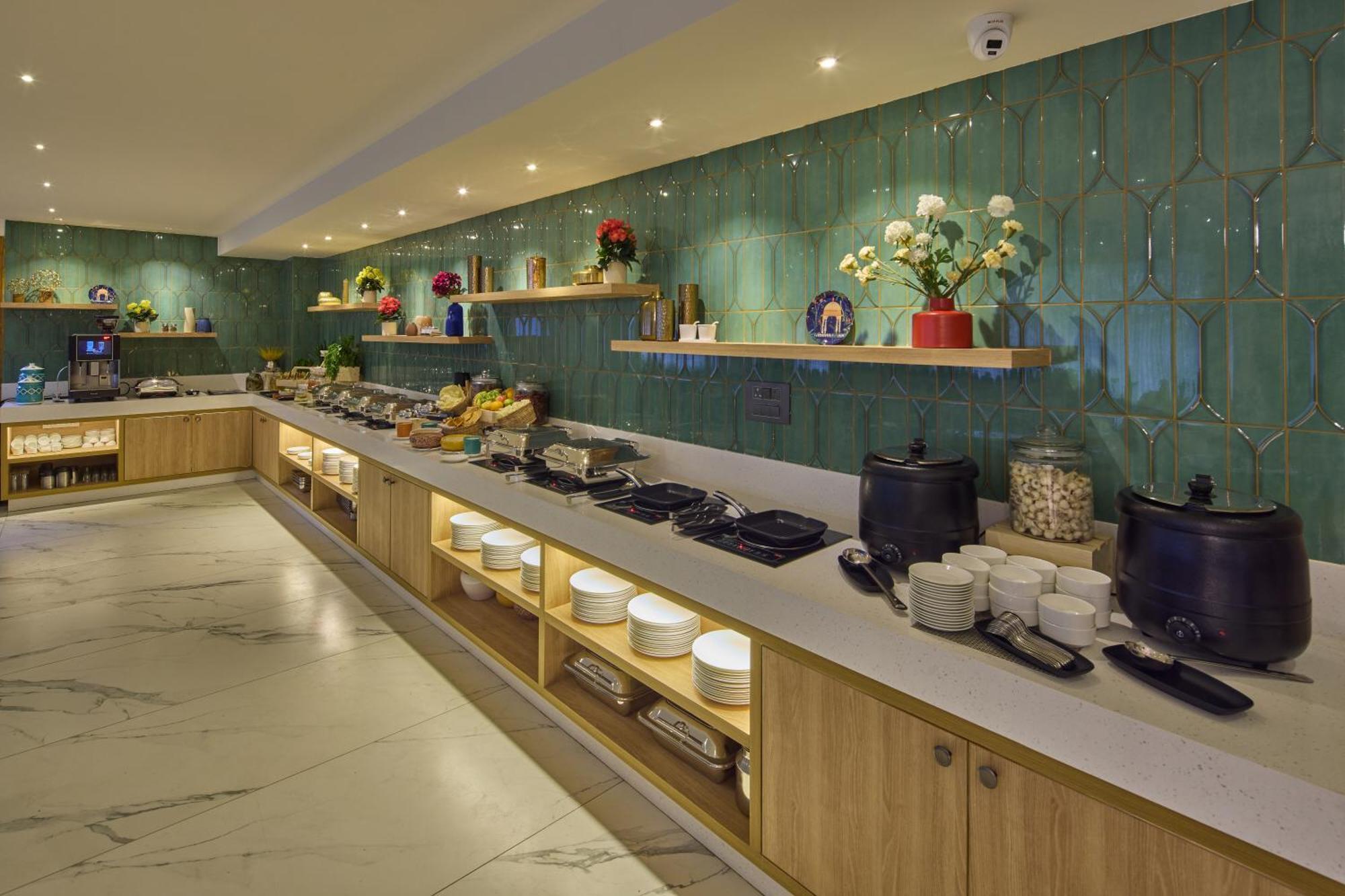 Grand Continent Hebbal A Sarovar Portico Affiliate Hotel Bangalore Bagian luar foto