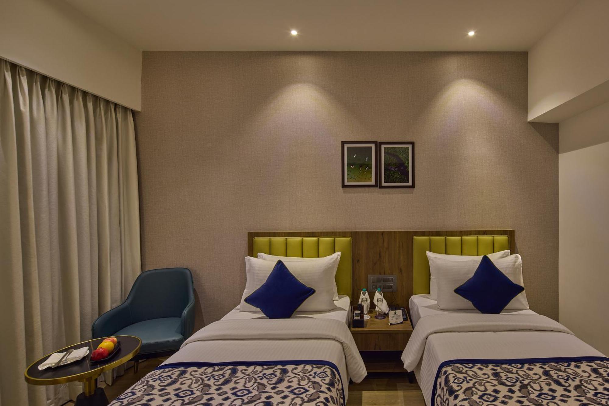 Grand Continent Hebbal A Sarovar Portico Affiliate Hotel Bangalore Bagian luar foto