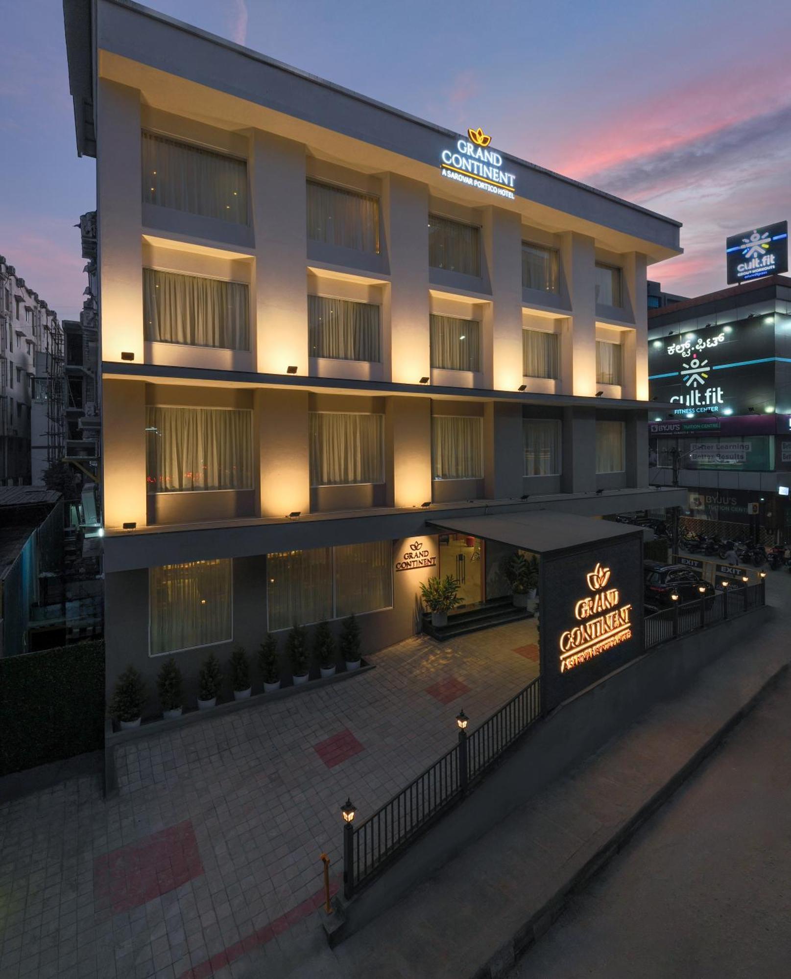 Grand Continent Hebbal A Sarovar Portico Affiliate Hotel Bangalore Bagian luar foto